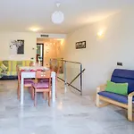 Hauzify I Apartament Altamira