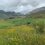 La Casita Blanca- La Almona Chica