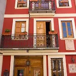 A La Sombra De La Torre