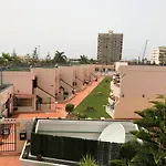 Sunny Apartment Near The Beach With Wifi, Balcony And Pool