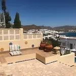 Vista Marina Con Piscina Infinity