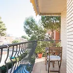 Sunny Apartment 3 Blocks To The Beach