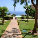 035 - Bright And Relaxing Two Bedroom Apartment With Sea Views From The Gardens