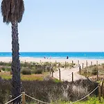 Sunny Apartment 3 Blocks To The Beach