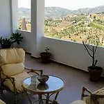La Casa De Villena