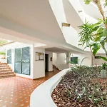 Pueblo El Jardin! Family Friendly Contemporary Apartment With Ecellent Location