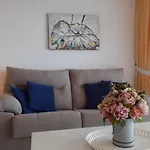 Miraflores Tennis & Sea Wiew Studio.
