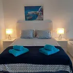 Miraflores Tennis & Sea Wiew Studio.