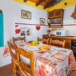 Casa Rosa, Con Encanto Y Piscina Climatizada