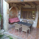 A La Sombra De La Torre