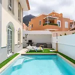 Luxury Holiday Villa Heated Pool