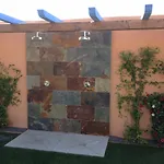 Estudio Con Jardincito Privado Barbacoa Y Piscina