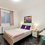 Cozy 3 Bedroom Flat With Balcony Close To Plaza Espana!