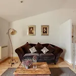 Fabulous 2 Bed With Terrace Close To Plaza Espana