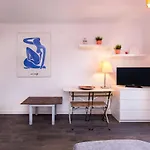 Pleasant Studio With Balcony Close To Camp Nou