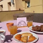 Casa Del Arbol En El Delta Del Ebro