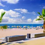 Luxury Apartment Accommodation, Next To Beach & Train Station Calella