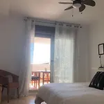 Apartamento Con Piscina, Garaje Y Vistas Al Mar