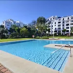 Jardines Del Puerto En Pleno Centro De Puerto Banus
