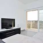 Cosy Well Situed Apartment With Sea View