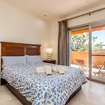 Townhouse With Great Sea Views In Riviera Del Sol