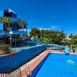 Benal Beach, Luxury Sea & Mountain View Beachside 1 Bedroom Apartment