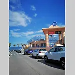 Piso Con Piscina, Aire Acondicionado Y Garaje A 350 M De La Playa En Aguadulce