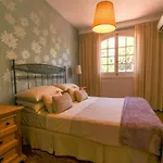 Tess Villa Moscatel