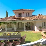 Tess Villa Moscatel