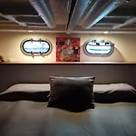Barco Apartamento Flotante
