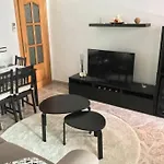 Bright & Spacious Room In Shared House