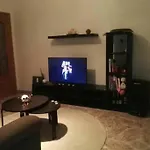 Bright & Spacious Room In Shared House