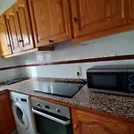 Apartamento Con Aire Acondicionado De Tres Dormitorios En El Centro Y Junto A La Playa