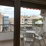 Apartamento Con Aire Acondicionado De Tres Dormitorios En El Centro Y Junto A La Playa