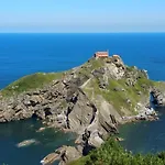 Cozy White Home In Getxo