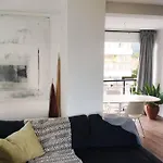 Apartamento Recien Reformado En Primera Linea Con Vistas A La Playa De La Almadraba