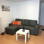Central Modern 3Bdr, A/C, Wifi & Parking