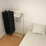 Central Modern 3Bdr, A/C, Wifi & Parking
