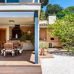 Mediterranean Villa With Pool Near Barcelona