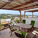 Amplia Vivienda Con Piscina