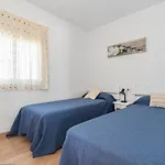 Hauzify I Apartaments Estela