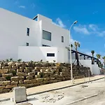 Precioso Apartamento Con Vistas Parciales, Garaje Y Piscina