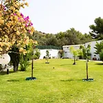 Villa With Private Pool & Large Private Garden