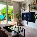Incredible 2Br Penthouse With Urban Rooftop Garden
