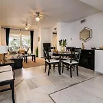 Marbella Lovely 3-Bedroom Apartment 350 M Walk To The Beach