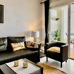 Marbella Lovely 3-Bedroom Apartment 350 M Walk To The Beach