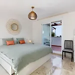 Duplex Apt With Rooftop Terrace Aloha Royal Rdr230