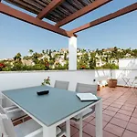 Duplex Apt With Rooftop Terrace Aloha Royal Rdr230