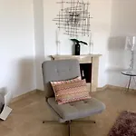 Modern 2 Bedroom Gelijkvloers-Appartement M.Tuin En Zwembad