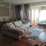 Schoene Wohnung Mit Wifi Und Parkplatz Auf Der Strasse
